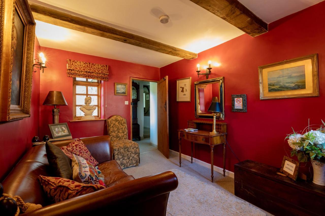Blounts Court Farm Bed & Breakfast Devizes Exterior photo