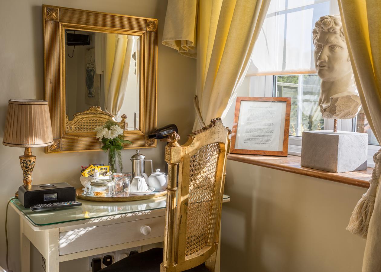 Blounts Court Farm Bed & Breakfast Devizes Exterior photo